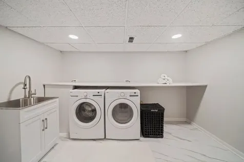 11S475 Walter Lane Naperville IL 60564