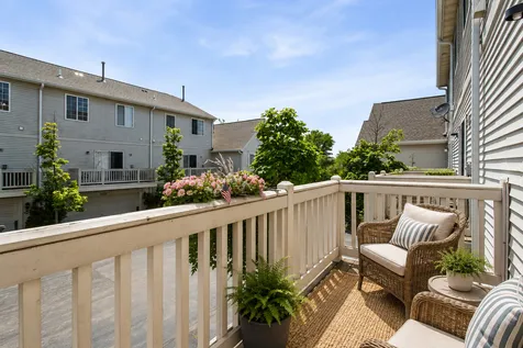 698 South Rosehall Lane Round Lake IL 60073