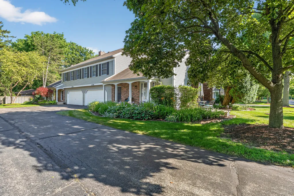 2s761 Grove Lane Warrenville IL 60555