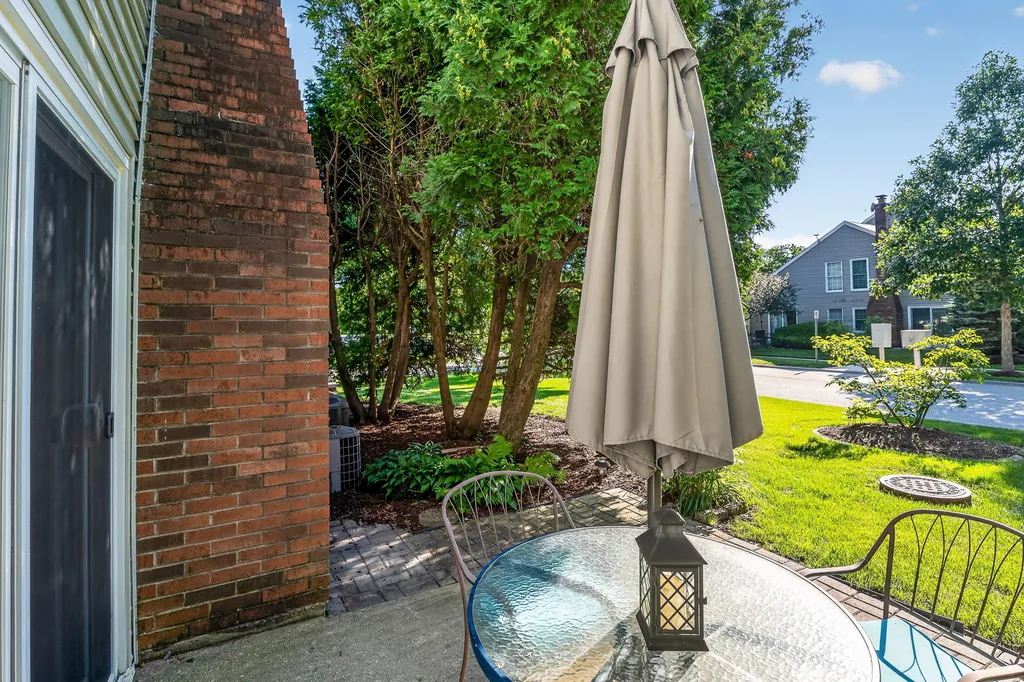 2s761 Grove Lane Warrenville IL 60555