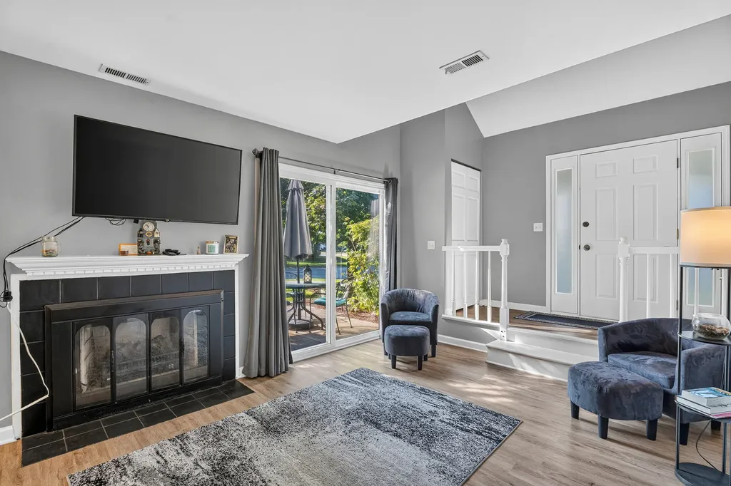 2s761 Grove Lane Warrenville IL 60555