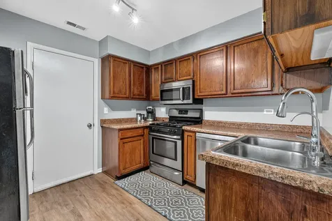 2s761 Grove Lane Warrenville IL 60555