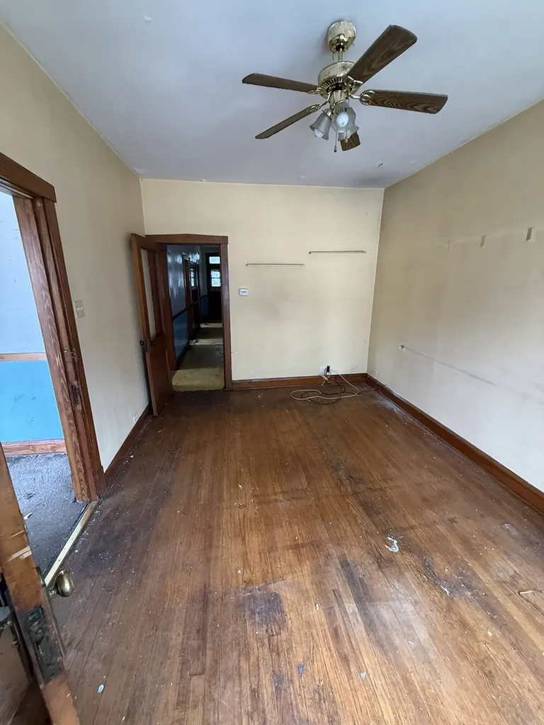 4027 South Maplewood Avenue Chicago IL 60632