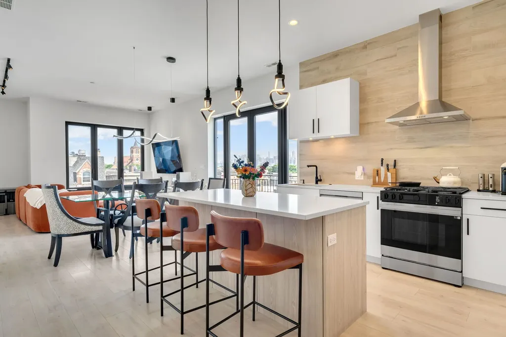 2135 West Cermak Road Chicago IL 60608