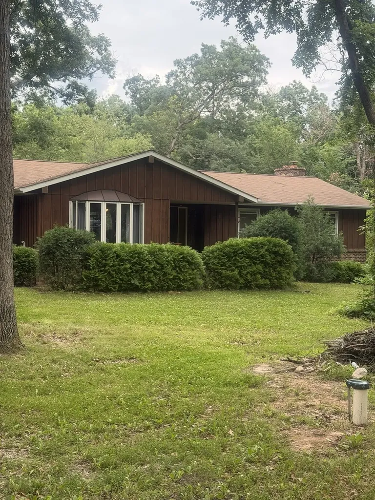 2812 Woodcliff Drive Marengo IL 60152