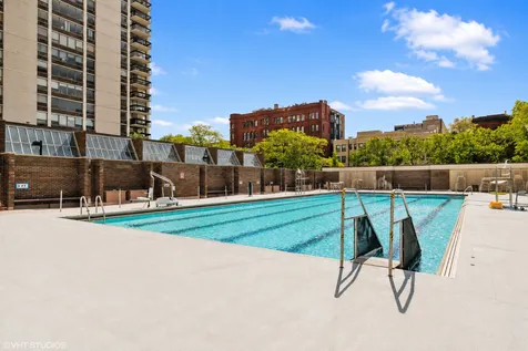 1355 North Sandburg Terrace Chicago IL 60610