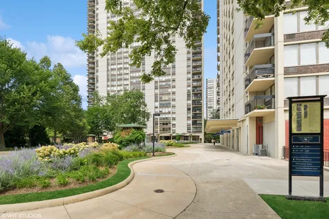 1355 North Sandburg Terrace Chicago IL 60610