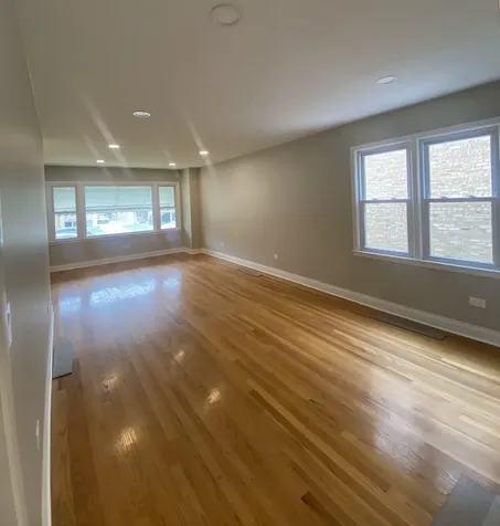 6114 West Leland Avenue Chicago IL 60630
