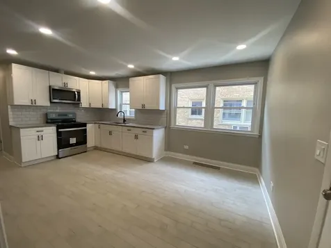 6114 West Leland Avenue Chicago IL 60630