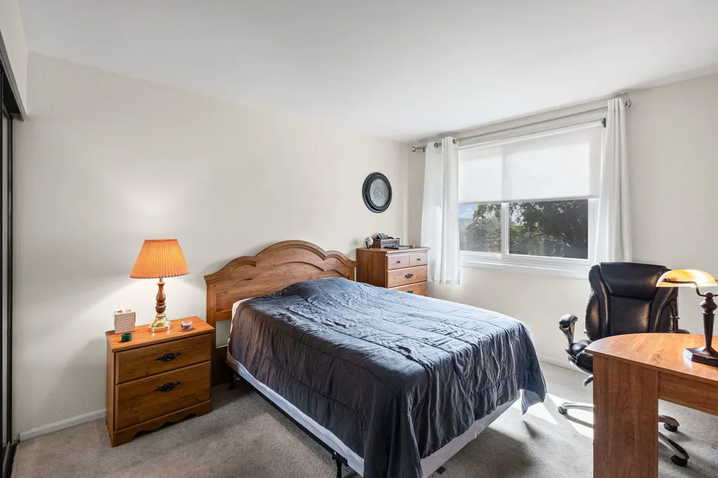 440 Raintree Court Glen Ellyn IL 60137