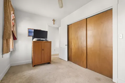 642 Wellington Avenue Elgin IL 60120