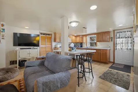 642 Wellington Avenue Elgin IL 60120