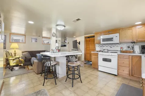 642 Wellington Avenue Elgin IL 60120