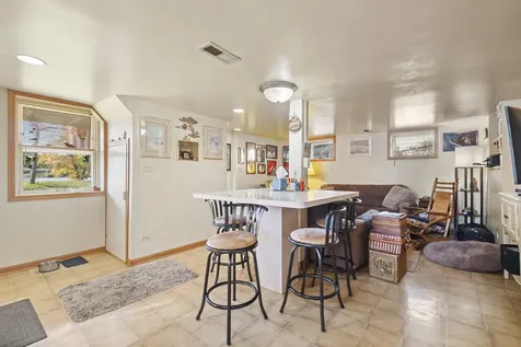 642 Wellington Avenue Elgin IL 60120