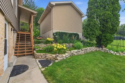 642 Wellington Avenue Elgin IL 60120