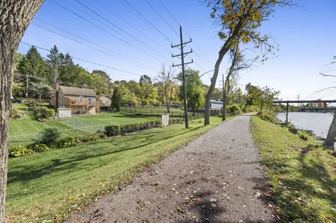 642 Wellington Avenue Elgin IL 60120