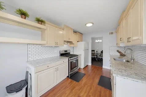 831 East Carriage Lane Palatine IL 60074