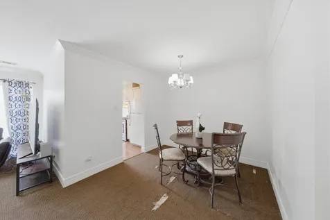 831 East Carriage Lane Palatine IL 60074