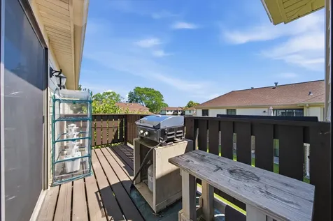 831 East Carriage Lane Palatine IL 60074