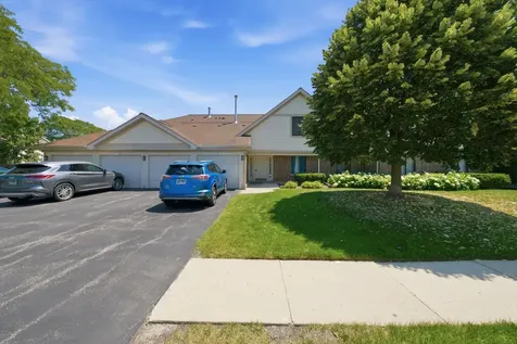 831 East Carriage Lane Palatine IL 60074