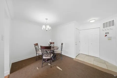 831 East Carriage Lane Palatine IL 60074