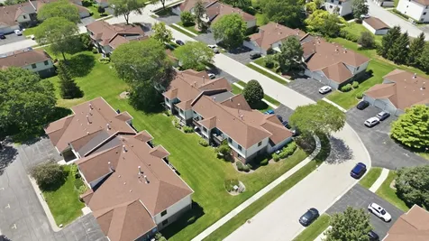 831 East Carriage Lane Palatine IL 60074