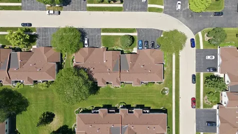 831 East Carriage Lane Palatine IL 60074