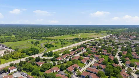 831 East Carriage Lane Palatine IL 60074