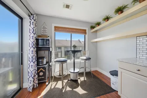 831 East Carriage Lane Palatine IL 60074