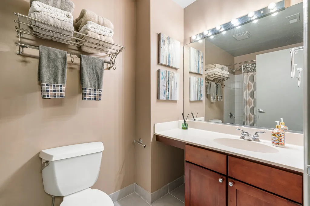 758 North Larrabee Street Chicago IL 60654