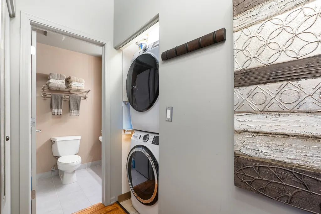 758 North Larrabee Street Chicago IL 60654