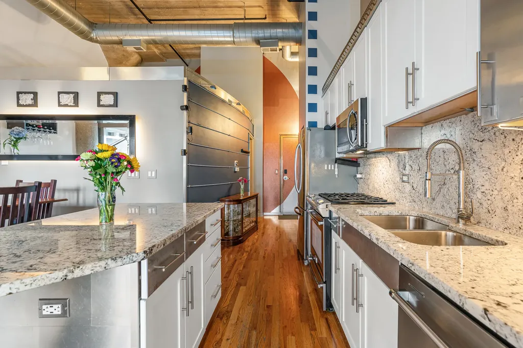 758 North Larrabee Street Chicago IL 60654