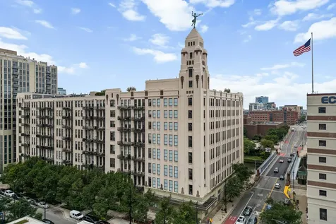 758 North Larrabee Street Chicago IL 60654