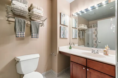 758 North Larrabee Street Chicago IL 60654