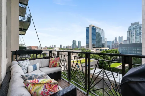 758 North Larrabee Street Chicago IL 60654