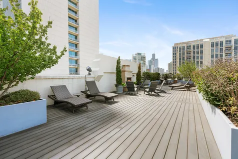 758 North Larrabee Street Chicago IL 60654