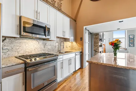 758 North Larrabee Street Chicago IL 60654
