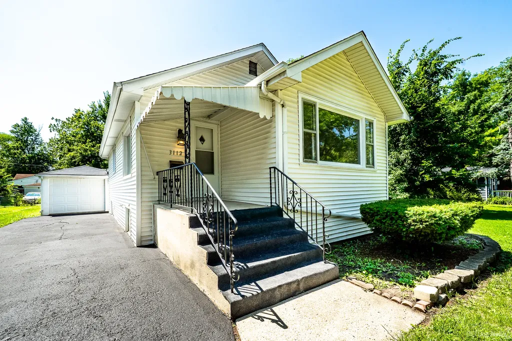 3112 Halsted Street Steger IL 60475