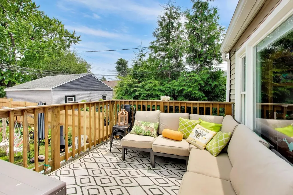 3749 North Nora Avenue Chicago IL 60634