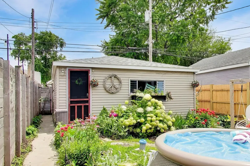 3749 North Nora Avenue Chicago IL 60634