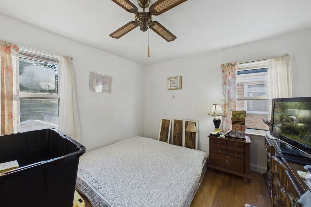 10718 South Trumbull Avenue Chicago IL 60655