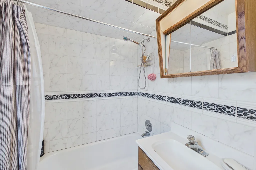 10718 South Trumbull Avenue Chicago IL 60655