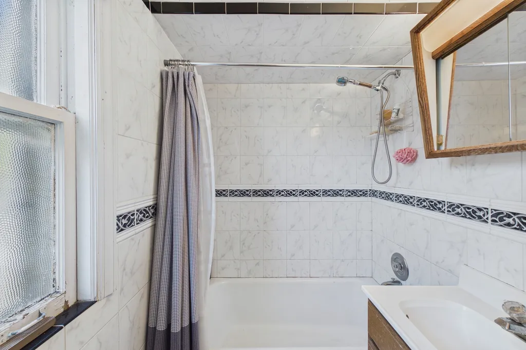 10718 South Trumbull Avenue Chicago IL 60655