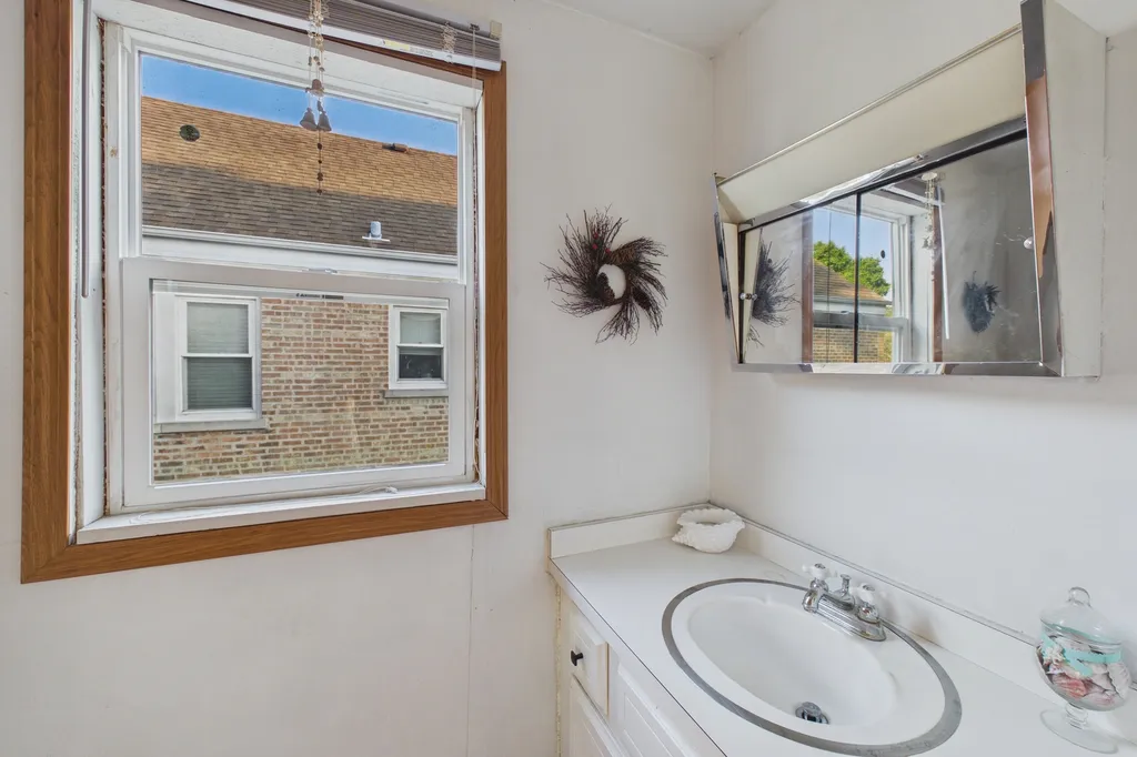 10718 South Trumbull Avenue Chicago IL 60655