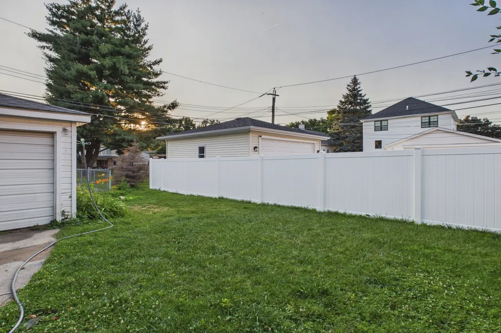 10718 South Trumbull Avenue Chicago IL 60655
