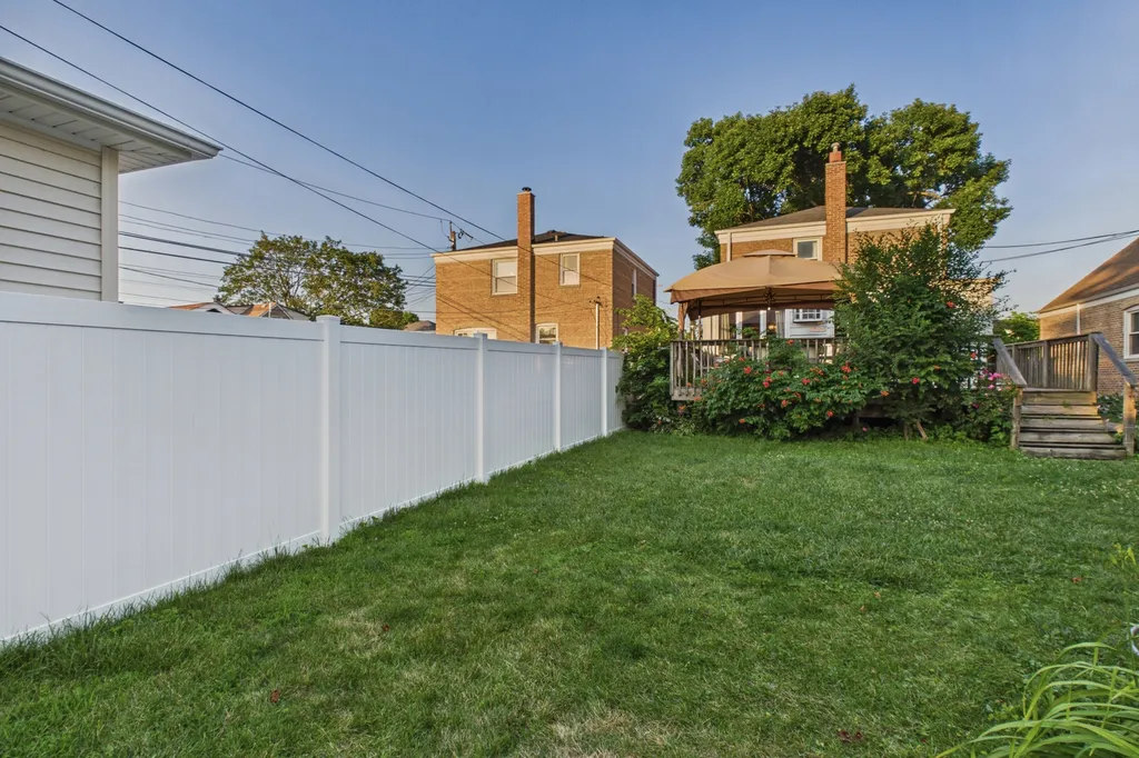 10718 South Trumbull Avenue Chicago IL 60655