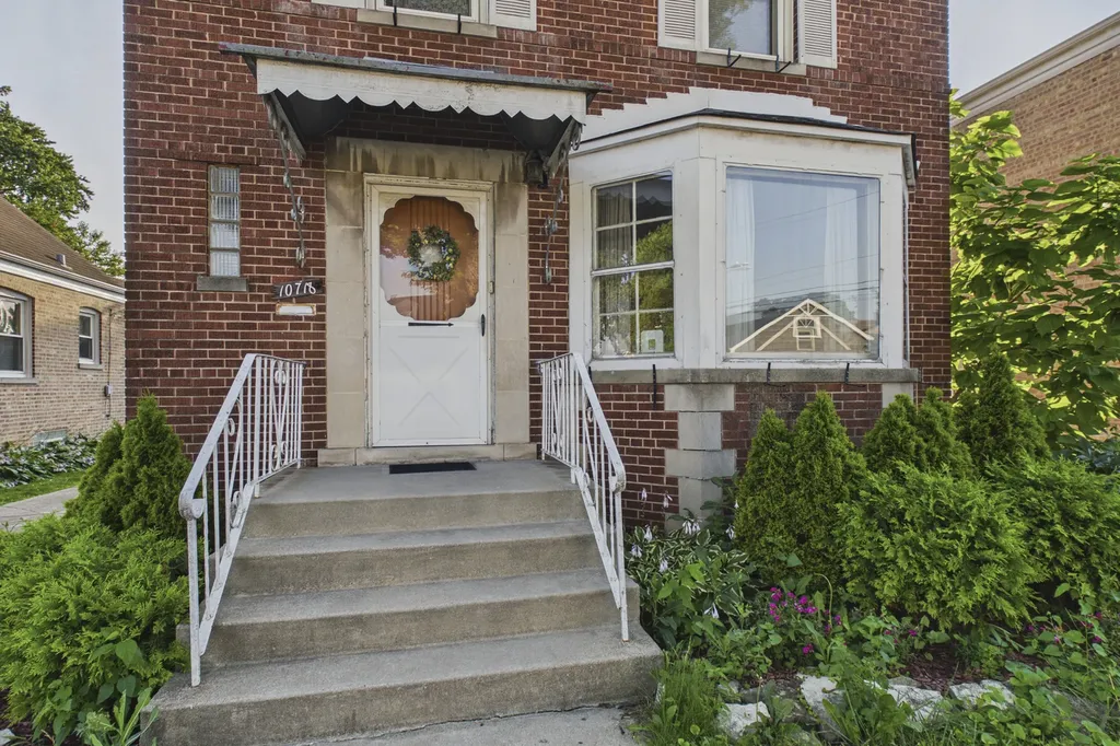 10718 South Trumbull Avenue Chicago IL 60655