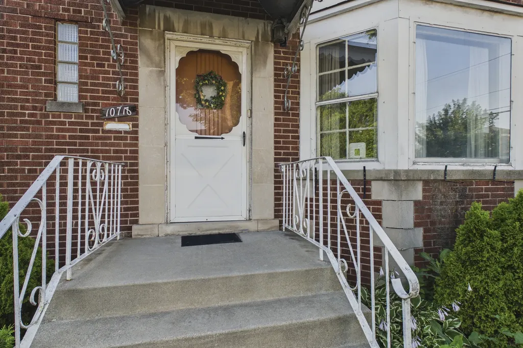 10718 South Trumbull Avenue Chicago IL 60655