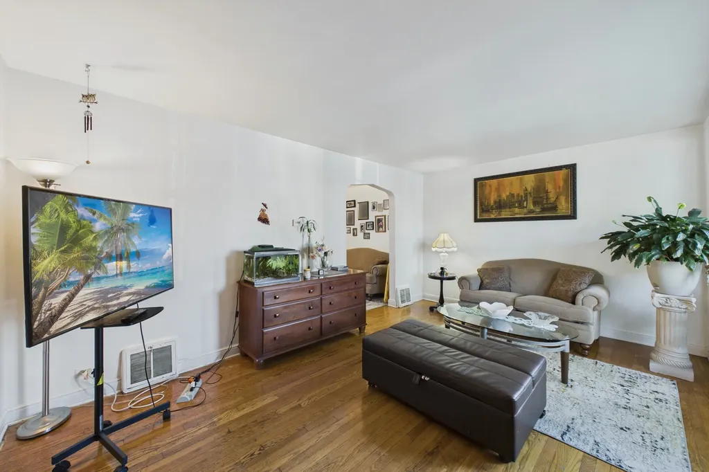10718 South Trumbull Avenue Chicago IL 60655