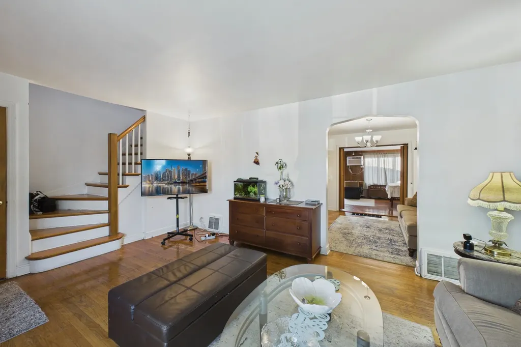 10718 South Trumbull Avenue Chicago IL 60655